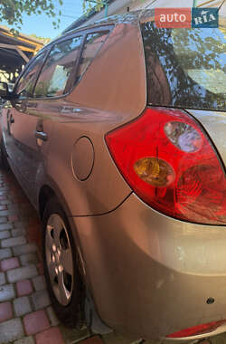 Хэтчбек Kia Ceed 2008 в 