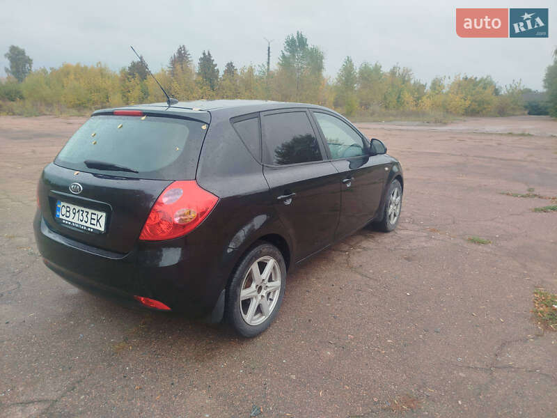 Хэтчбек Kia Ceed 2007 в Мене