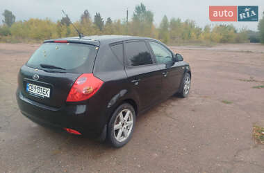 Хэтчбек Kia Ceed 2007 в 