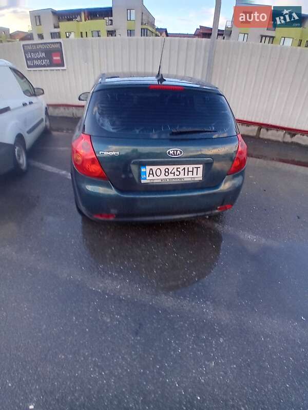 Хэтчбек Kia Ceed 2008 в Солотвине
