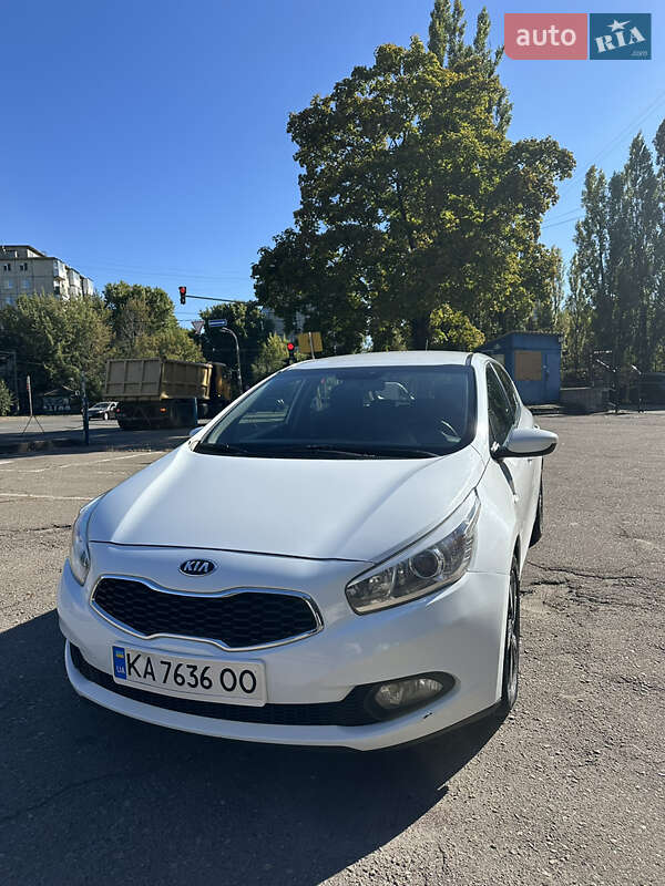 Хэтчбек Kia Ceed 2015 в Киеве