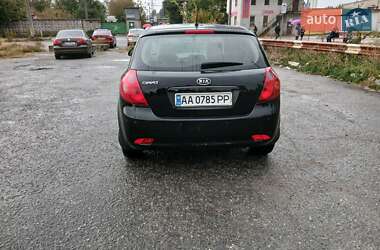 Хэтчбек Kia Ceed 2007 в 