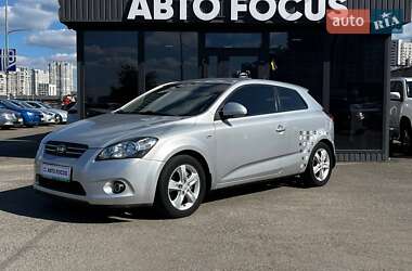 Хэтчбек Kia Ceed 2008 в 