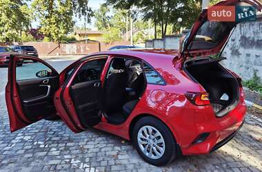 Хэтчбек Kia Ceed 2019 в 