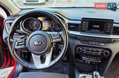 Хэтчбек Kia Ceed 2019 в 