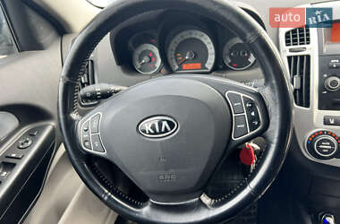 Хэтчбек Kia Ceed 2007 в 
