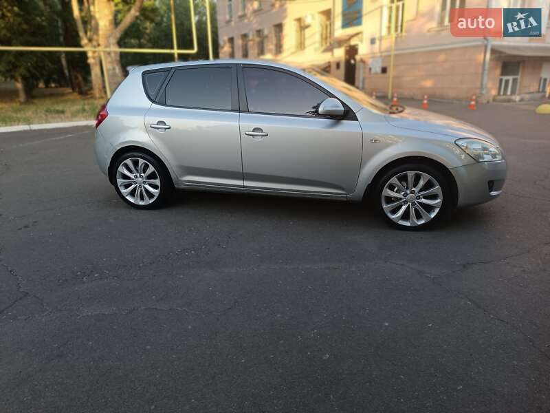 Хэтчбек Kia Ceed 2007 в Одессе