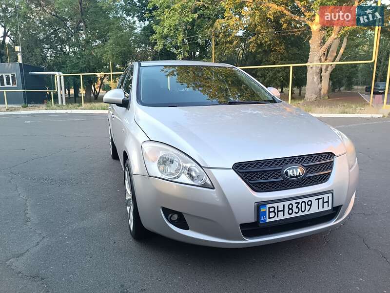 Хэтчбек Kia Ceed 2007 в Одессе
