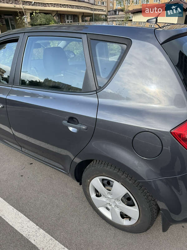 Хэтчбек Kia Ceed 2009 в Киеве