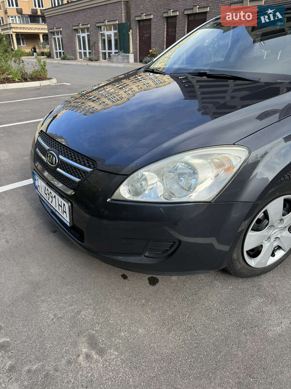 Хэтчбек Kia Ceed 2009 в Киеве