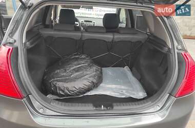Хэтчбек Kia Ceed 2011 в 