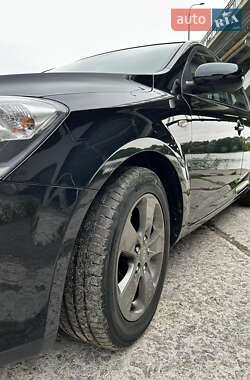 Хэтчбек Kia Ceed 2009 в 