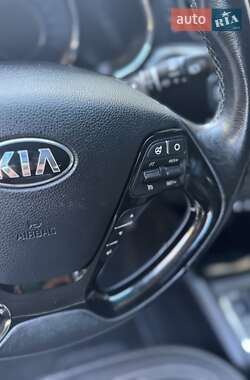 Хэтчбек Kia Ceed 2013 в 