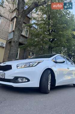 Хэтчбек Kia Ceed 2013 в Киеве
