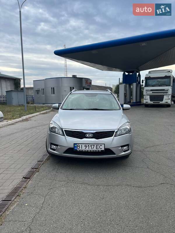 Универсал Kia Ceed 2011 в Полтаве
