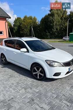 Хэтчбек Kia Ceed 2009 в Комарному