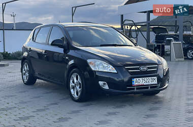 Хетчбек Kia Ceed 2008 в  фото 5 Хетчбек Kia Ceed 2008 в