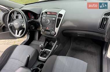 Хэтчбек Kia Ceed 2010 в Одессе