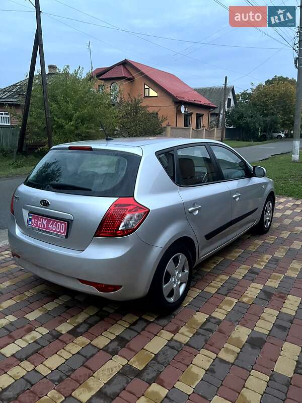 Хэтчбек Kia Ceed 2010 в Нежине