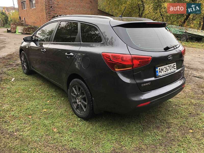Универсал Kia Ceed 2012 в Новгород-Северском