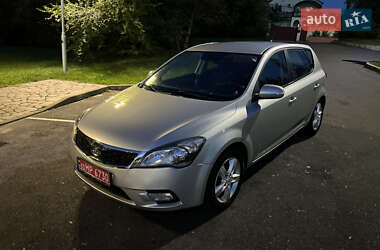 Хэтчбек Kia Ceed 2010 в Виннице