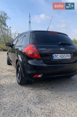 Хетчбек Kia Ceed 2007 в 