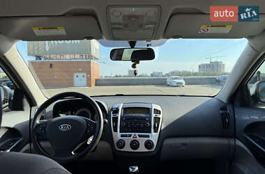 Хэтчбек Kia Ceed 2007 в 