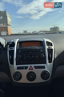 Хэтчбек Kia Ceed 2007 в 