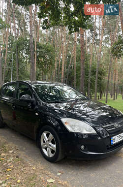 Хэтчбек Kia Ceed 2008 в 
