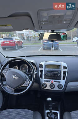 Хэтчбек Kia Ceed 2008 в 