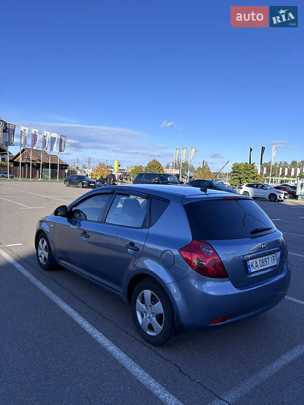 Хэтчбек Kia Ceed 2008 в Киеве