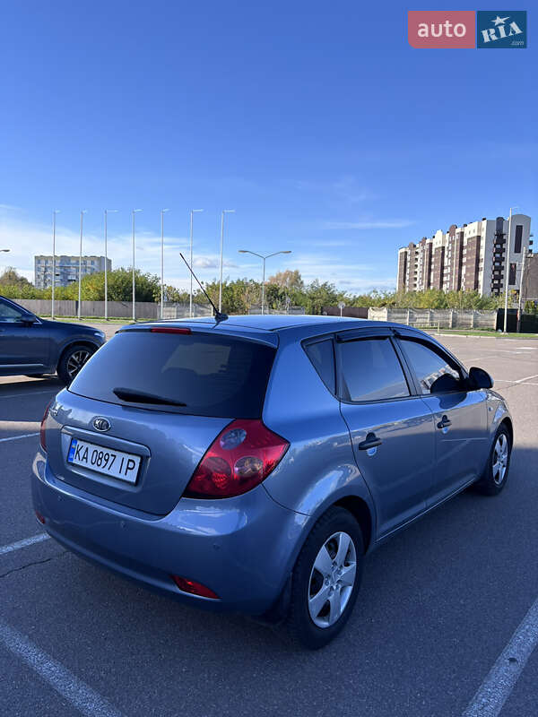 Хэтчбек Kia Ceed 2008 в Киеве