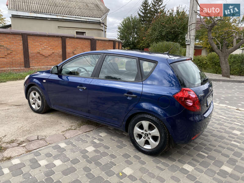Хэтчбек Kia Ceed 2009 в Харькове