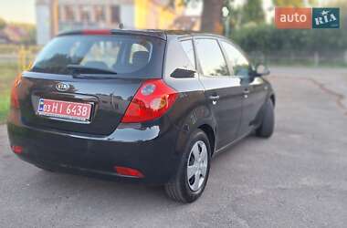Хэтчбек Kia Ceed 2008 в 