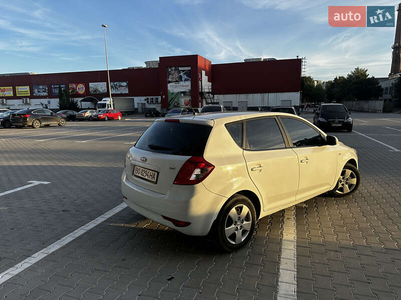 Хэтчбек Kia Ceed 2011 в Тернополе