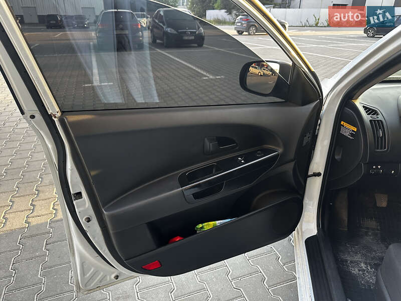 Хэтчбек Kia Ceed 2011 в Тернополе
