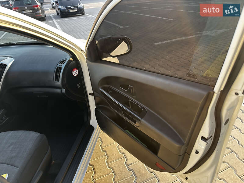 Хэтчбек Kia Ceed 2011 в Тернополе