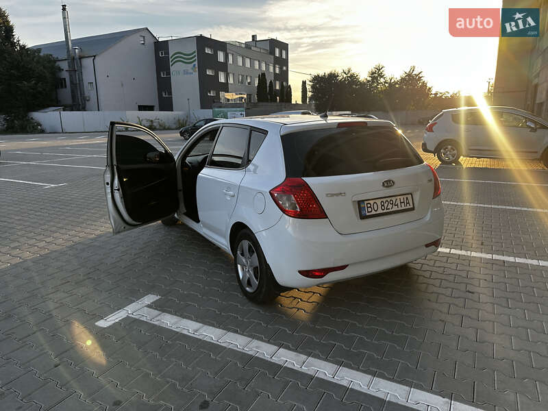 Хэтчбек Kia Ceed 2011 в Тернополе