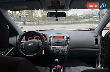 Хэтчбек Kia Ceed 2007 в 