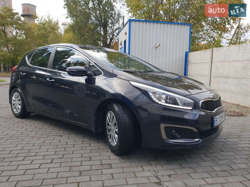 Хэтчбек Kia Ceed 2016 в 