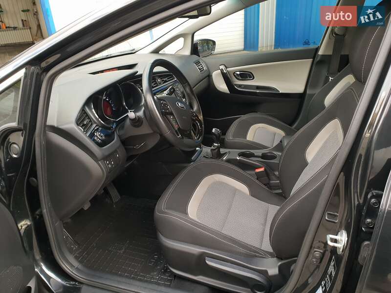 Хэтчбек Kia Ceed 2016 в Горишних Плавнях