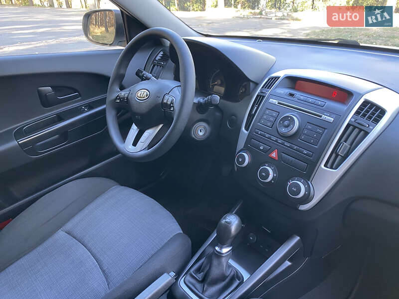 Универсал Kia Ceed 2009 в Николаеве
