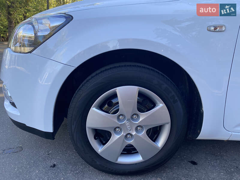 Универсал Kia Ceed 2009 в Николаеве