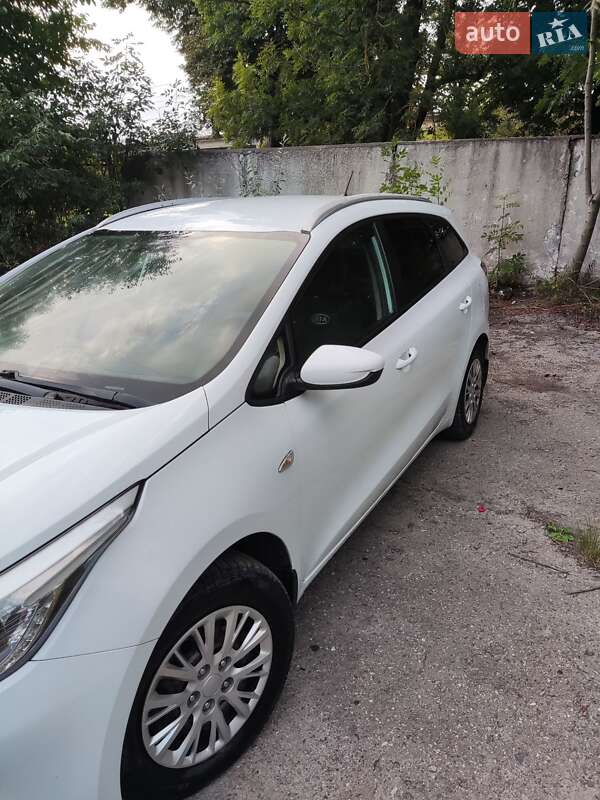 Универсал Kia Ceed 2015 в Львове