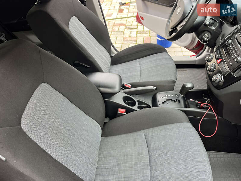Хэтчбек Kia Ceed 2008 в Киеве