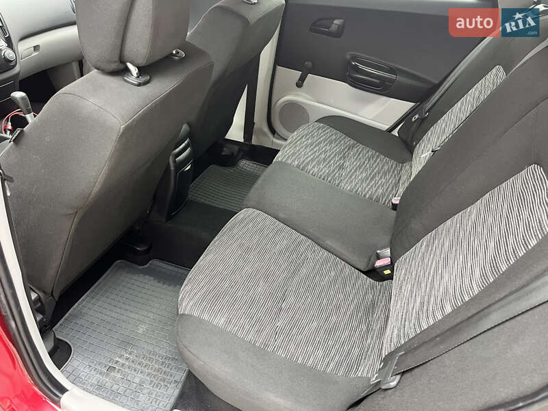 Хэтчбек Kia Ceed 2008 в Киеве
