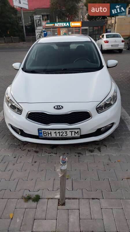 Хэтчбек Kia Ceed 2012 в Одессе
