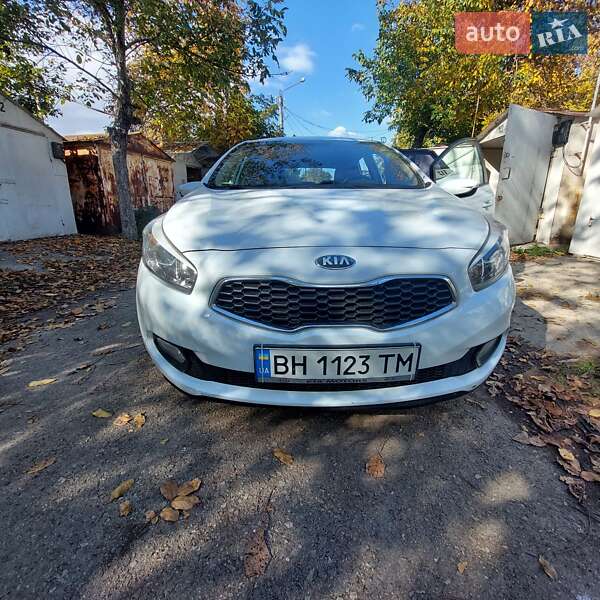 Хэтчбек Kia Ceed 2012 в Одессе