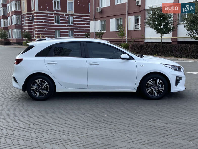 Хетчбек Kia Ceed 2019 в Києві фото 9 Хетчбек Kia Ceed 2019 в Києві