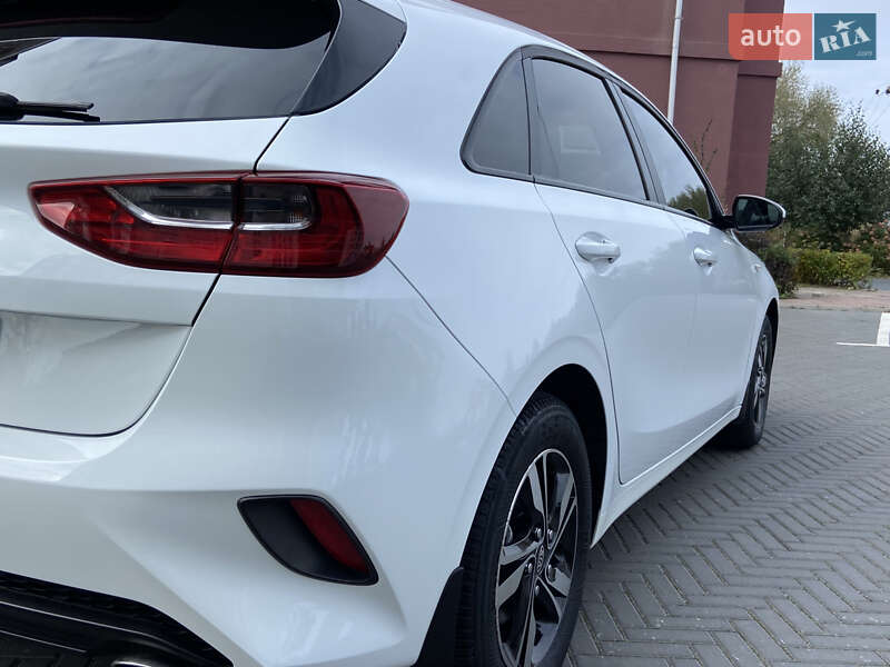 Хетчбек Kia Ceed 2019 в Києві фото 25 Хетчбек Kia Ceed 2019 в Києві